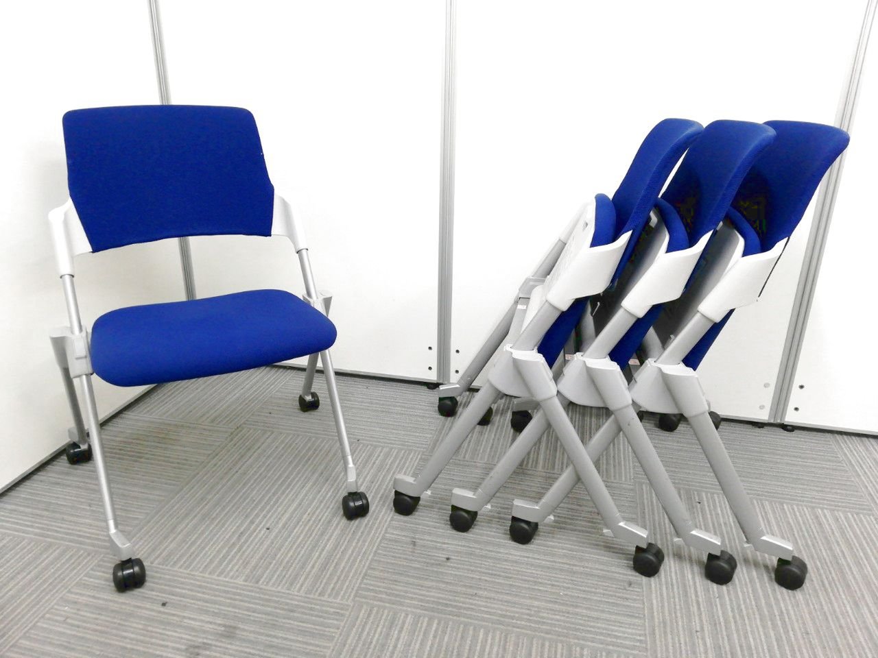 【状態重視】休憩スペースなどにいかがでしょうか？
                        アンフィ
                                    中古
            