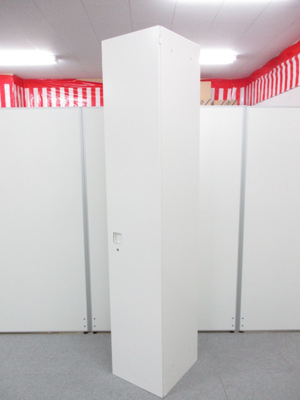 ■片開き書庫■省スペースの設置におすすめです！
                        レクトライン
                                    中古
            