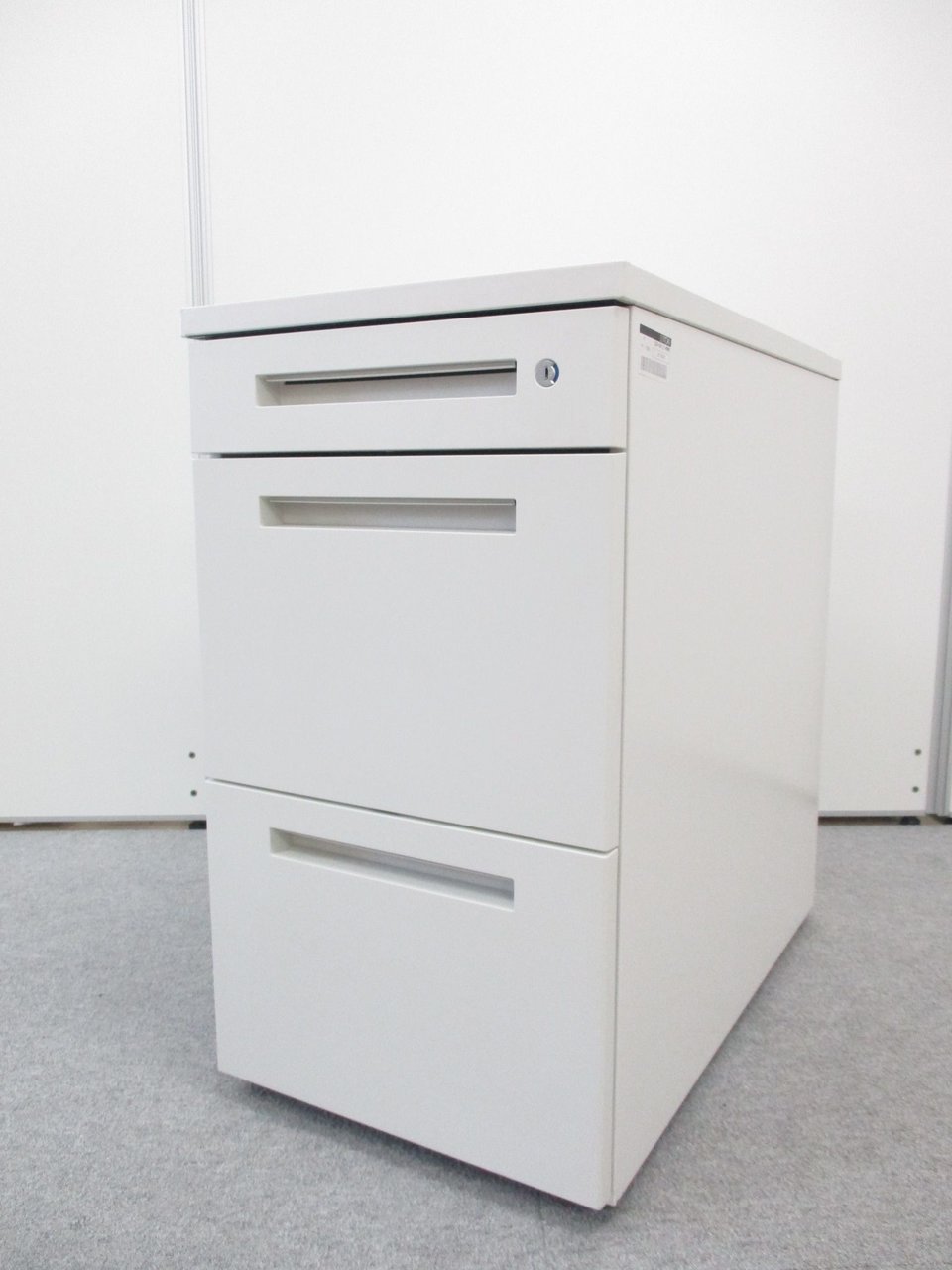 CZRシリーズ3段脇机デスクの延長･書類収納にいかがですか！
                        CZR
                                    中古
            