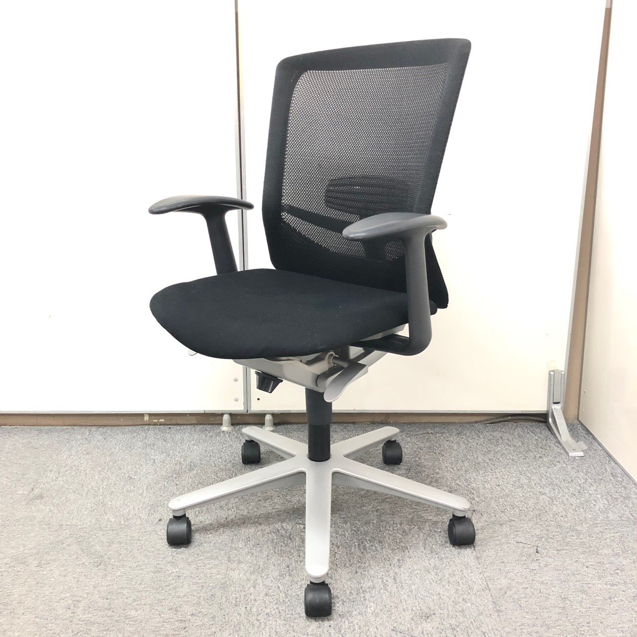 【高級チェア入荷！！理想的な高機能チェア！！】ウチダ製｜レジアチェア！！
                        レジア 
                                    中古
            