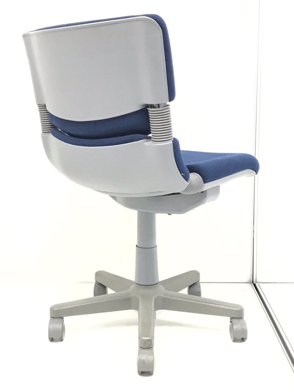 中古】バーテブラⅡチェア イトーキ/ITOKI 肘無ローバックチェア