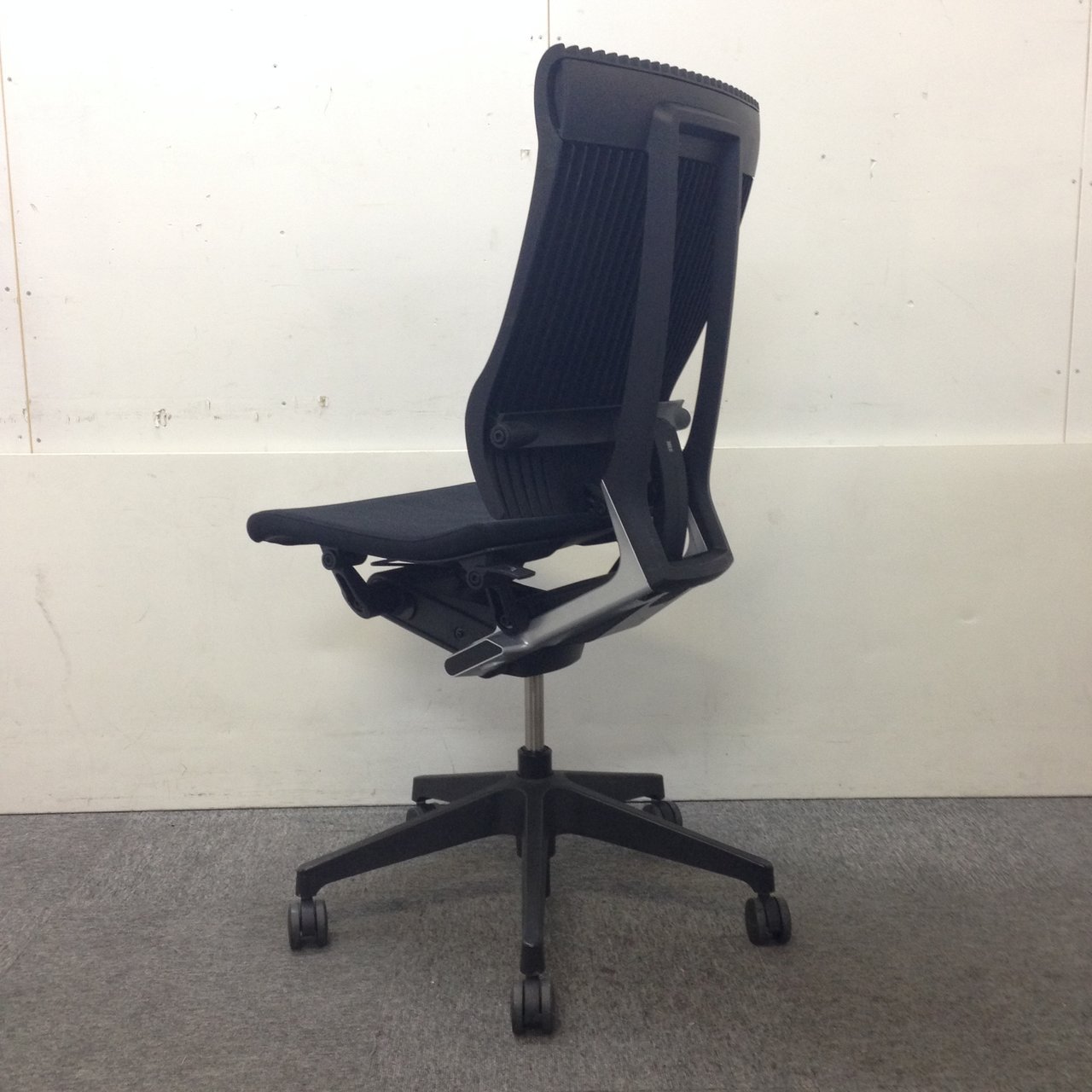 Itoki Spina KE-750GP-Z9T1T1バックエラストマータイプ（ 中古】スピーナチェア（エラストマー） KE-750GP-T1T1T1