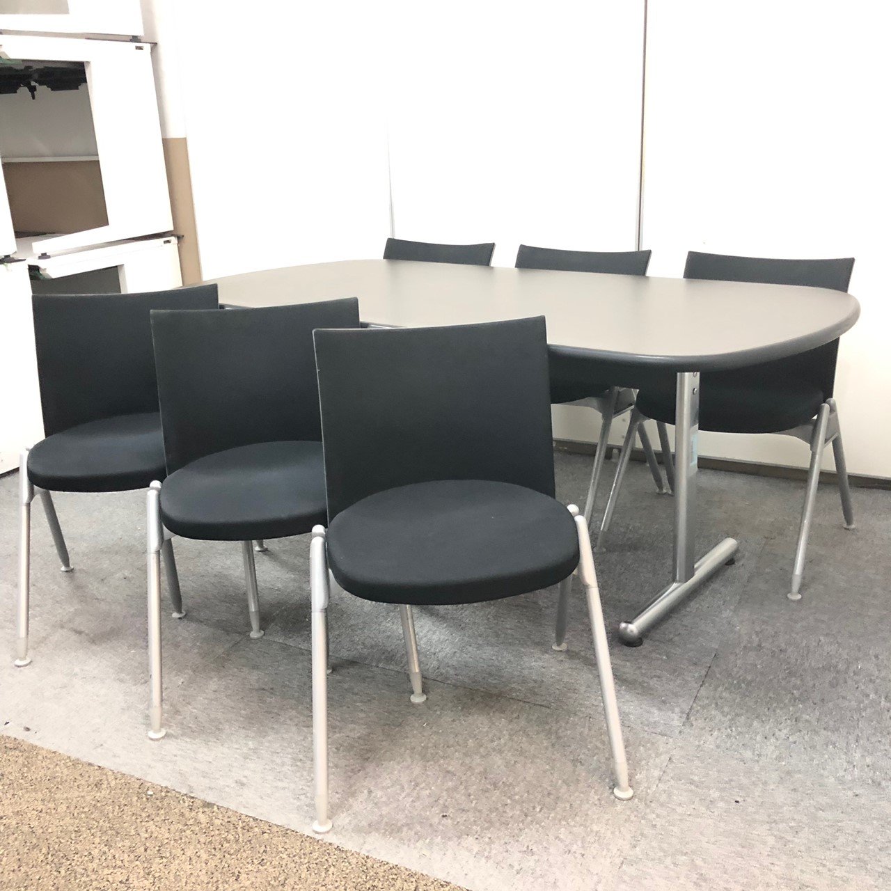 【セット価格】ミーティングテーブル+スタッキングチェア6脚
                        その他シリーズ
                                    中古
            