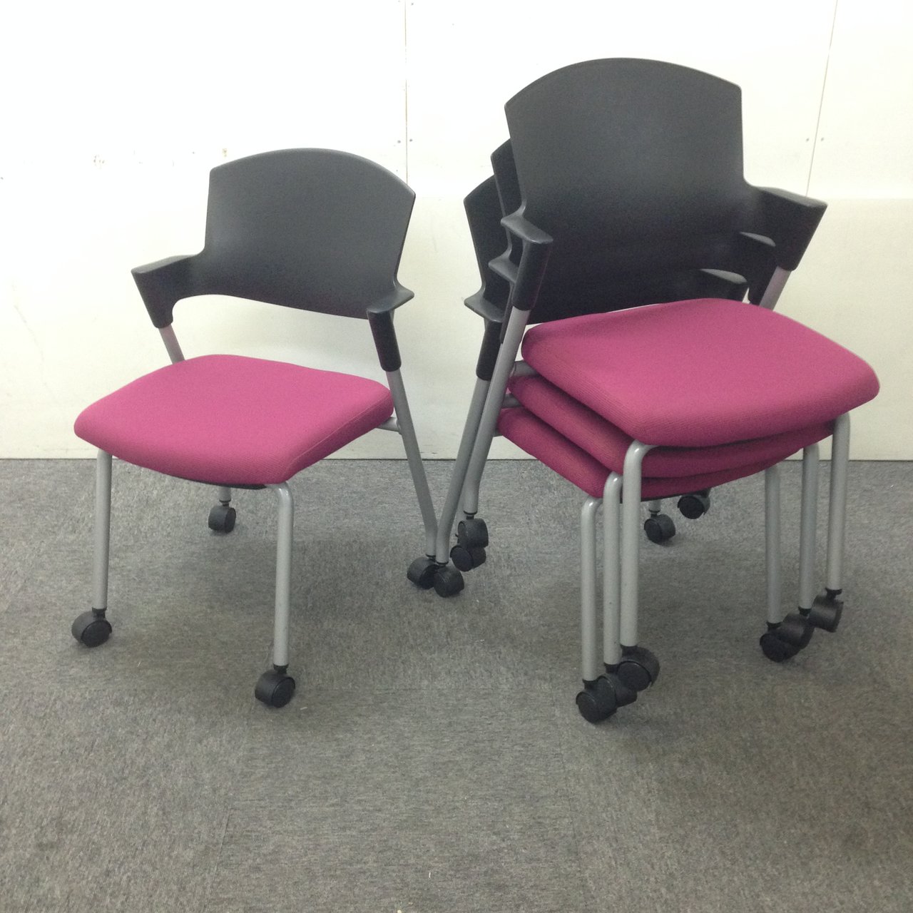 4脚セットでお得に♪人気のスタッキングチェアが入荷中｜コクヨ｜プロッティ｜1セット限定
                        プロッティ（キャスター付） 
                                    中古
            