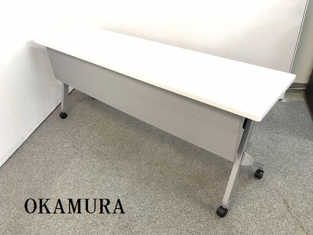 【横幅１８００ｍｍでホワイトカラーの人気サイドスタックテーブルの入荷です！！】
                        フラプター 
                                    中古
            