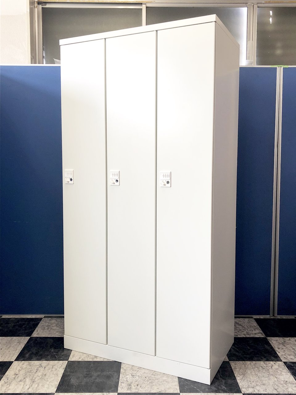 3人用！Ｗ900で中は広々！鞄や靴まですっぽり入る！【限定2台入荷】PLUS製！
                        その他シリーズ
                                    中古
            