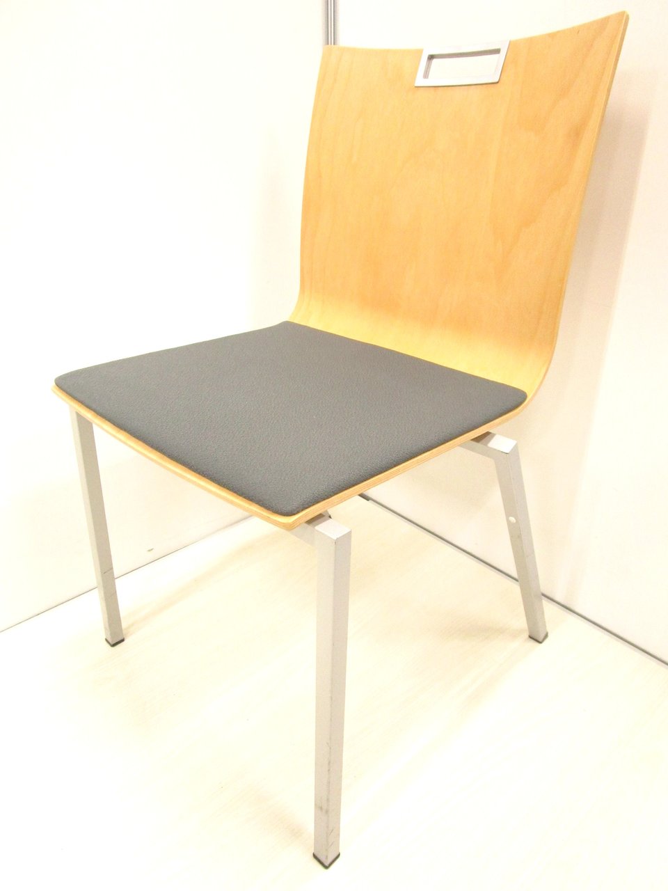 【オシャレなミーティングテチェア！】様々なシーンが一気にお洒落に！6脚入荷！
                        パブリーノ 
                                    中古
            