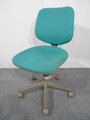【2015年製造】の事務椅子！鮮やかなグリーン！！【関西倉庫在庫】