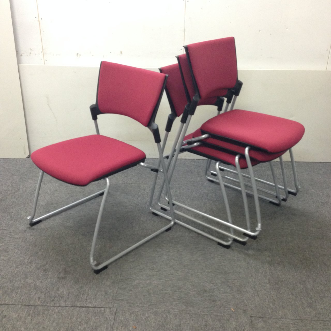 【セット販売】4脚1セットでお得にお買い物！ロットで必要な方はこちら！｜マノス｜スタッキングチェア
                        マノス 
                                    中古
            