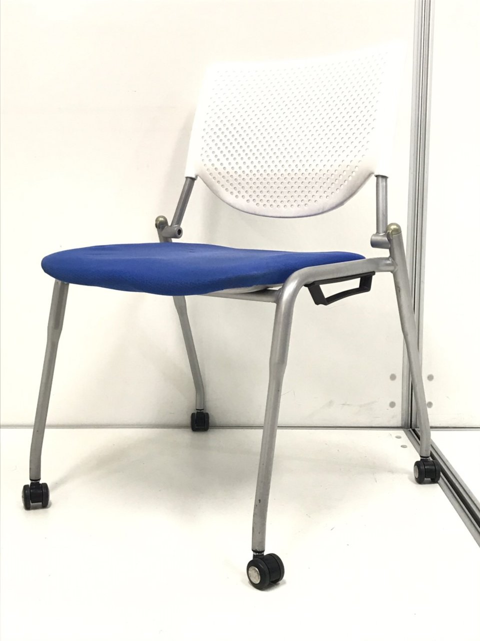 【落としきれない汚れがあるため特価！】
■導入実績多数の超定番シリーズ！■キャスター付きで移動も楽々
                        プロスタック 
                                    中古
            