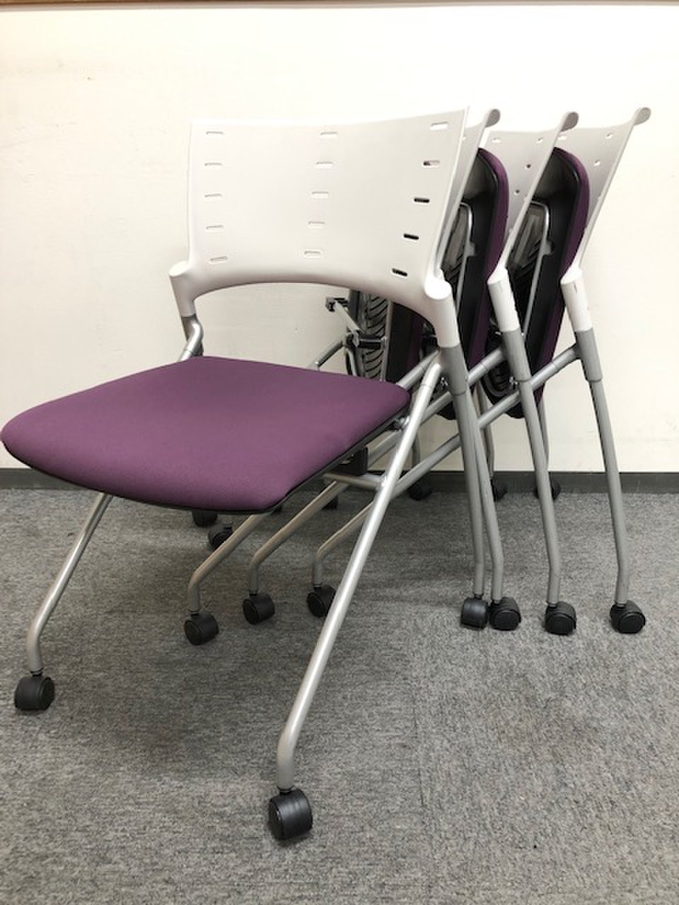 [大量在庫]ｲﾄｰｷﾏﾉｽｼﾘｰｽﾞ｜キャスター付き+折り畳み収納可能[4脚セット価格]
                        マノス 
                                    中古
            