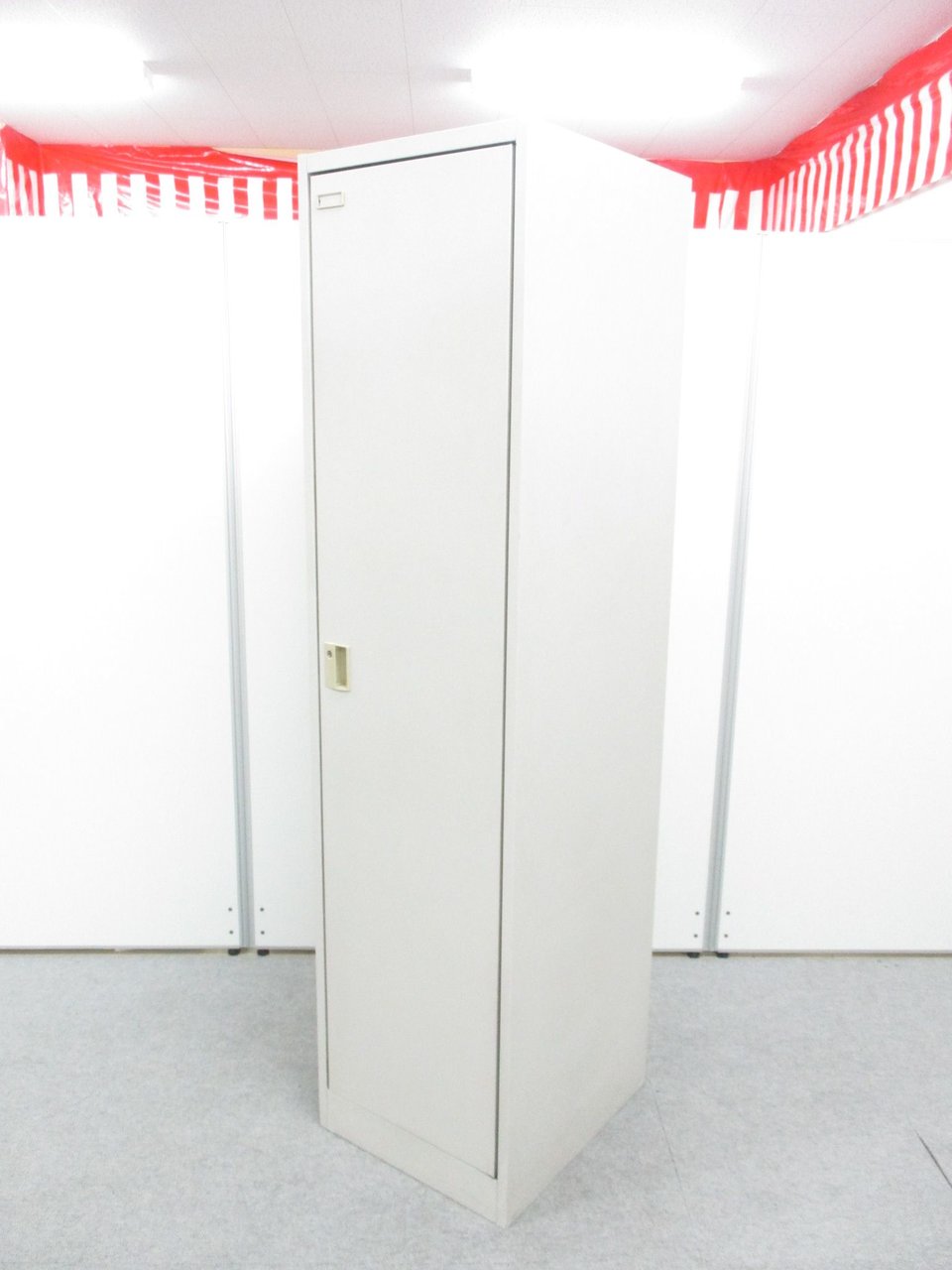 人気の1人用ロッカー、清掃道具入れとしてもご利用頂けます
                        FZ
                                    中古
            