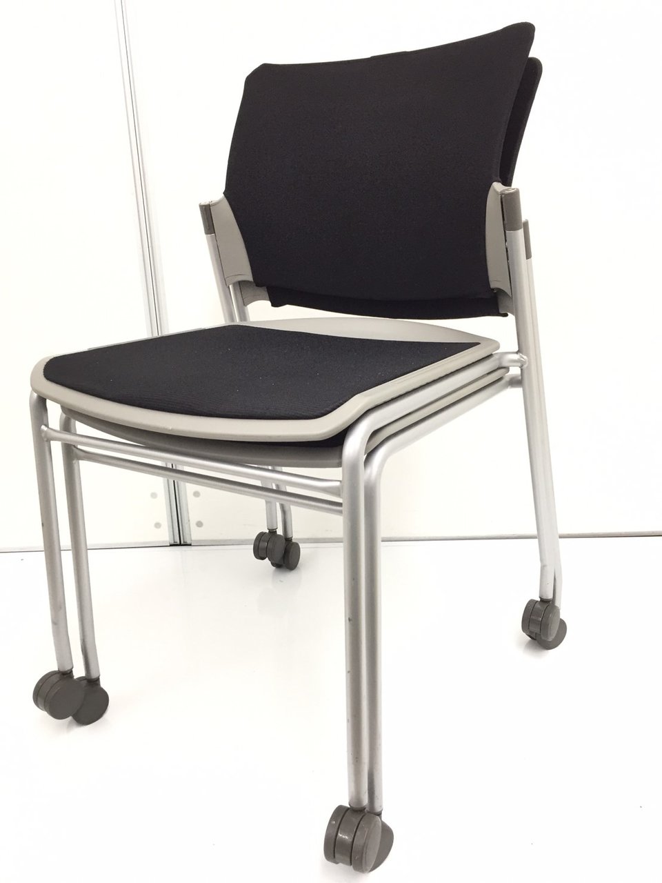 【持ち帰り可能】使わない時は縦に重ねて収納できます！

                        その他シリーズ
                                    中古
            