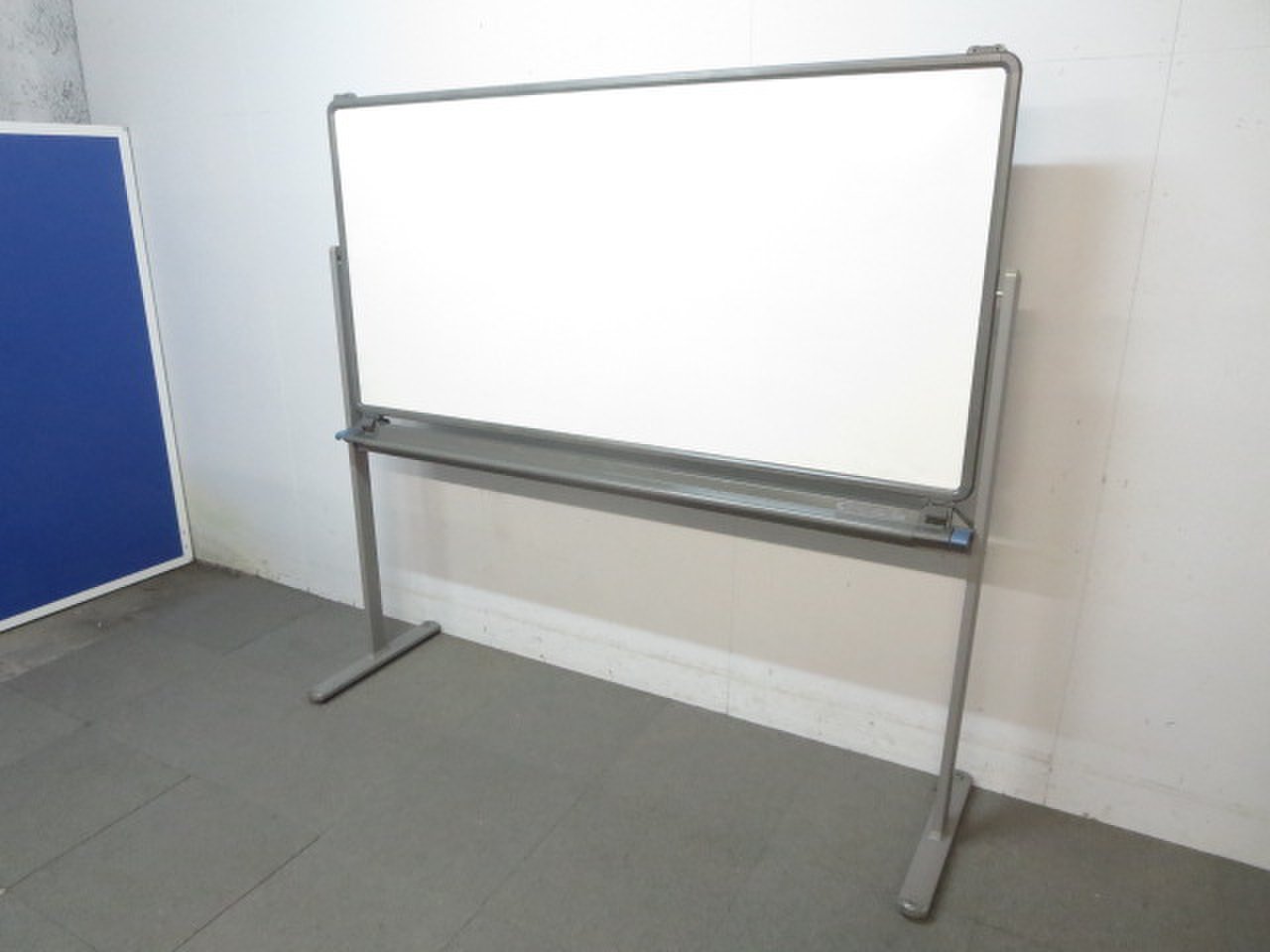 【メーカー品！】コクヨ製！脚付き両面ホワイトボード！【ストッパー付き！】
                        その他シリーズ
                                    中古
            