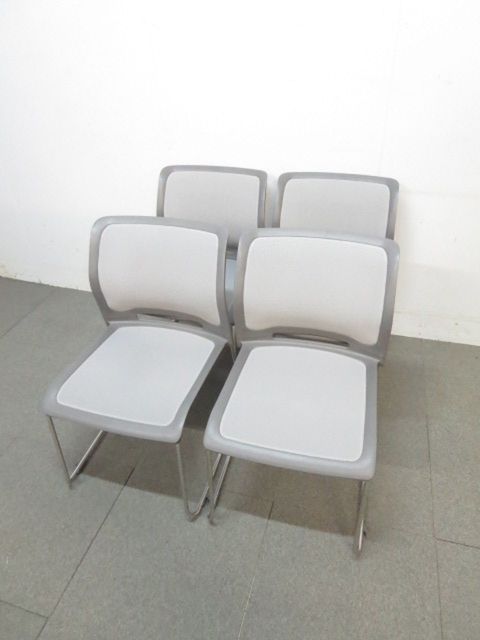 【4脚セット！】コクヨ製！ウィティシリーズ！スタッキングチェア！【座面、背面メッシュ！】
                        ウィティ 
                                    中古
            