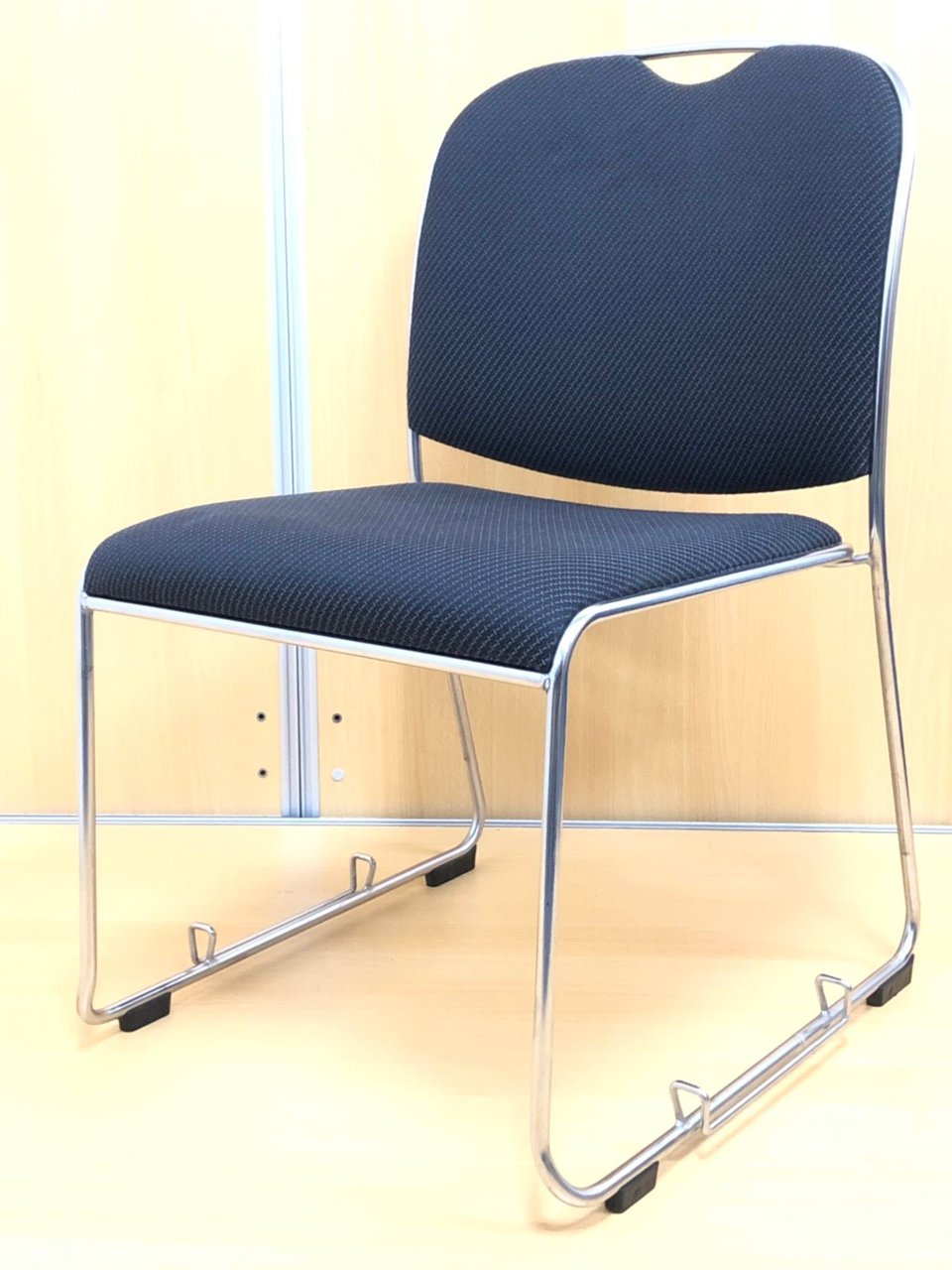 【個性派チェア】落ち着いた色味でどんなシーンにも溶け込みます！【axona AICHI 愛知株式会社製】
                        その他シリーズ
                                    中古
            