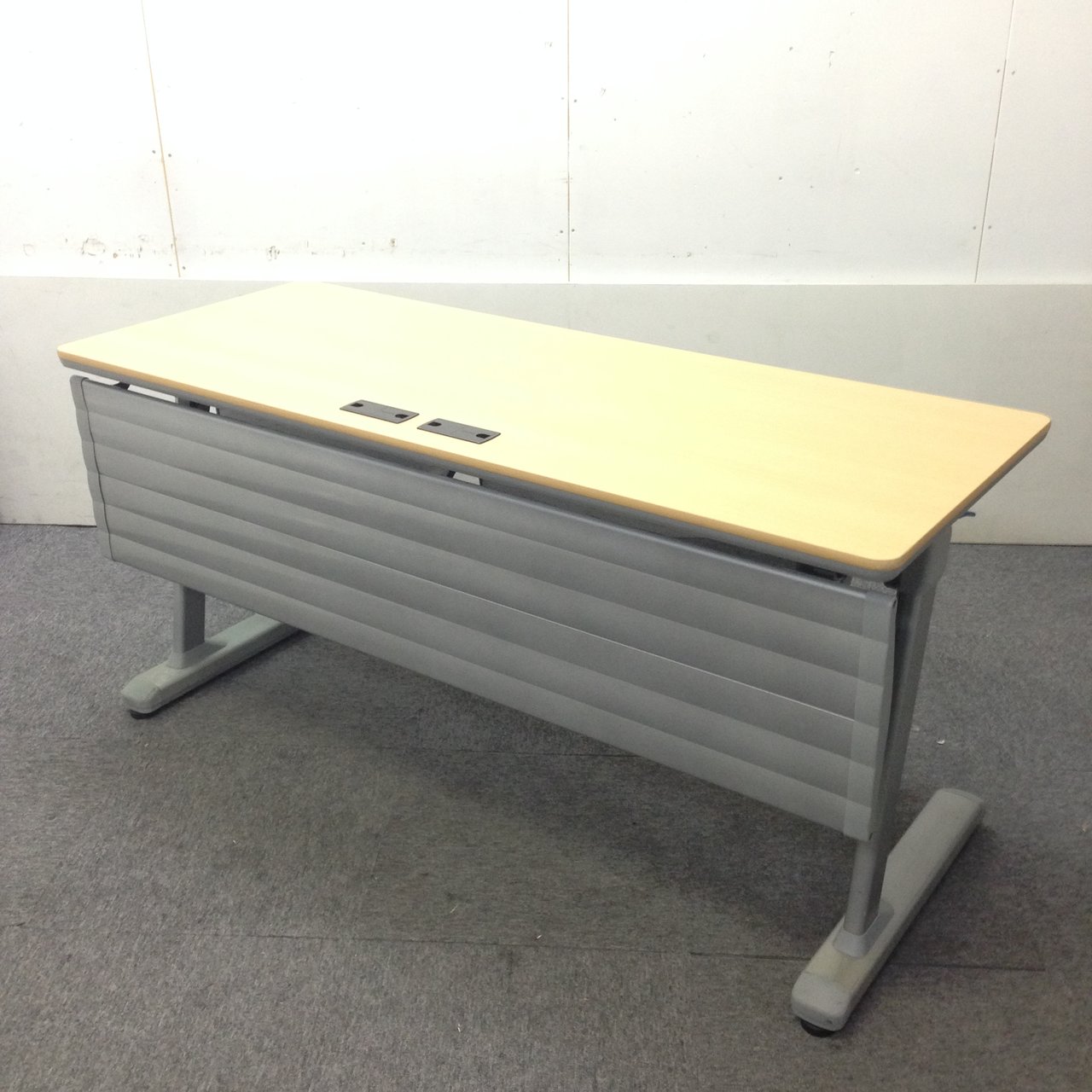 【超特価】【数量限定】【在庫入れ替えセール】サイドスタックテーブル｜オカムラ｜ナチュラル｜W1500
                        その他シリーズ
                                    中古
            