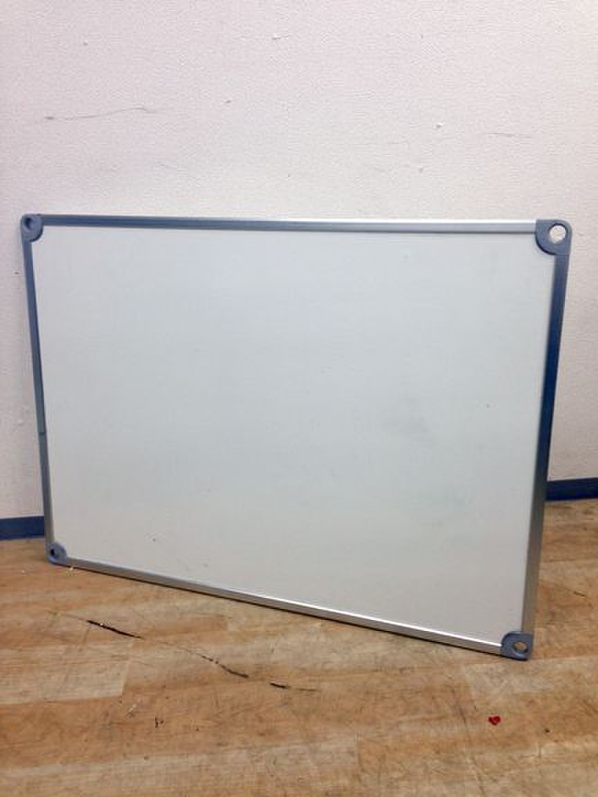 【壁掛け・書庫の上などに1つ】何かと便利なホワイトボード　1台入荷！
                        その他シリーズ
                                    中古
            