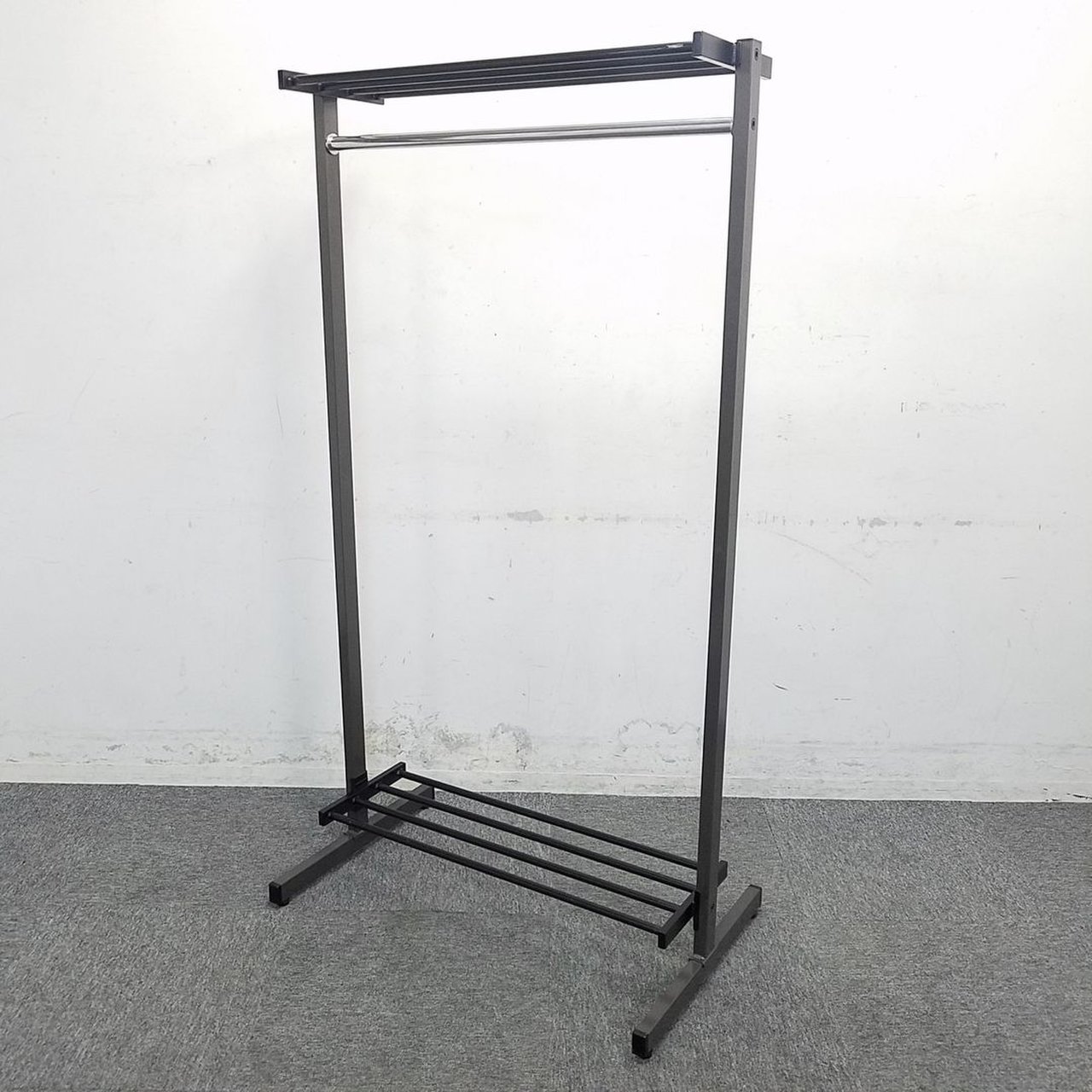 【限定1台】たっぷり収納可能なコートハンガー入荷致しました☆ロングコートも掛けられます☆中古　オフィス家具
                        その他シリーズ
                                    中古
            