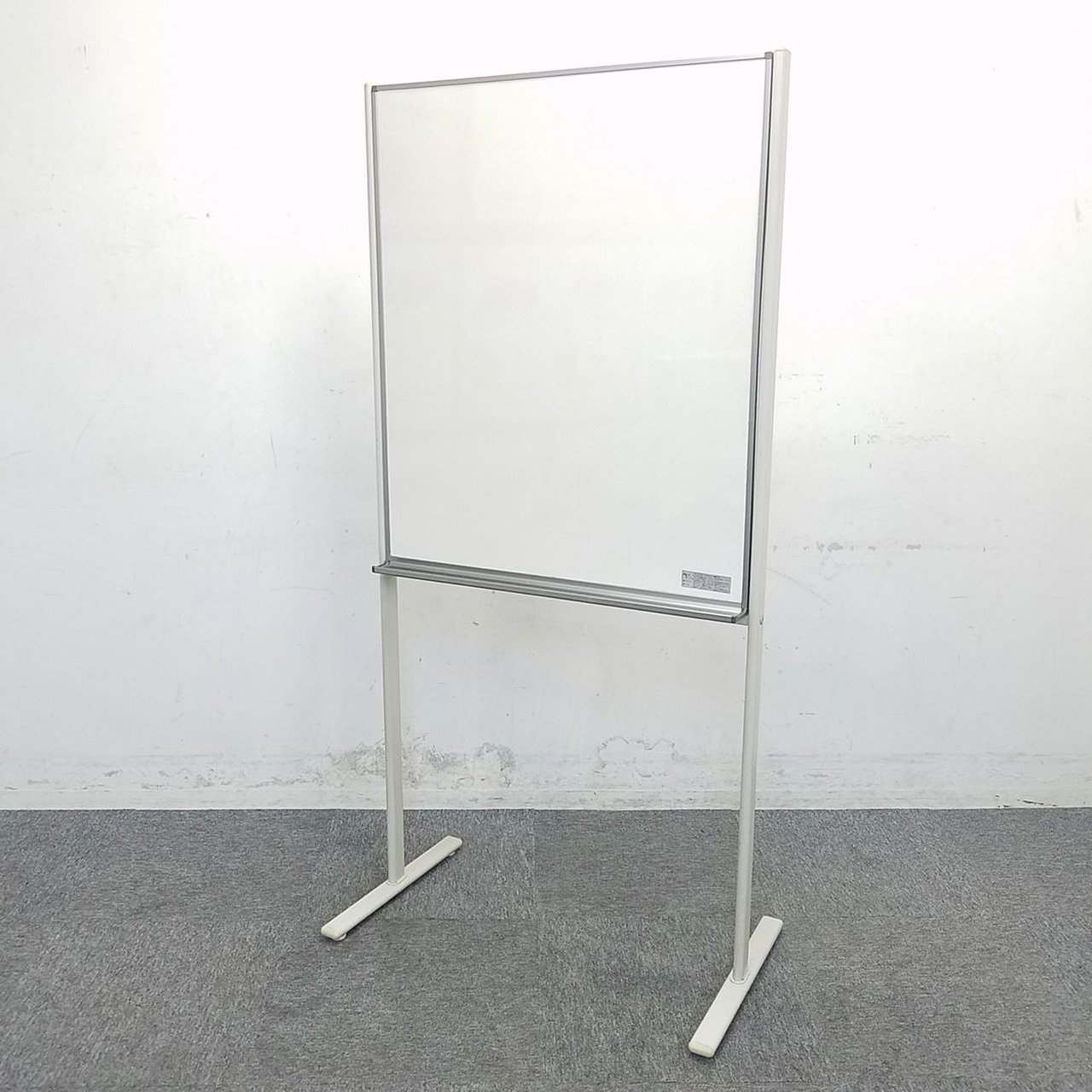 【限定1台！！！】掲示板に便利！小型長方形タイプホワイトボードが入荷致しました☆中古　オフィス家具
                        その他シリーズ
                                    中古
            