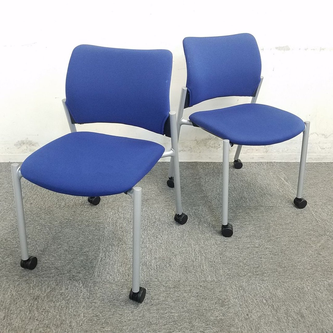 【2016年製】【2脚セット】シンプルで癖のないデザイン☆どんな場所にもマッチいたします☆　中古　オフィス家具　リサイクル
                        8147シリーズ 
                                    中古
            