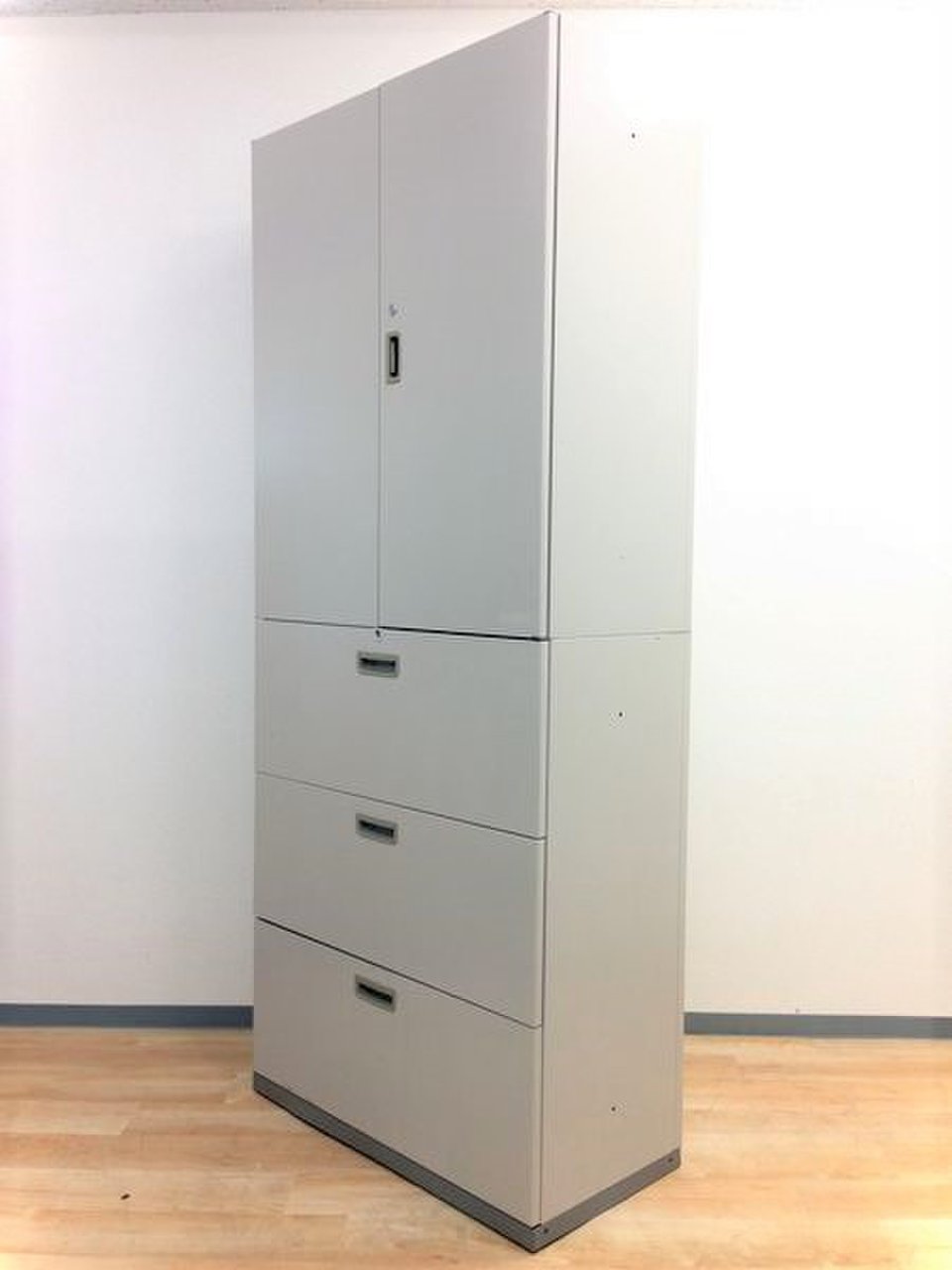 【在庫入替特別価格】両開き＋3段ラテラルのスタンダードな書庫セット！大容量な収納力！起業や拠点開設の際に！
                        42 
                                    中古
            