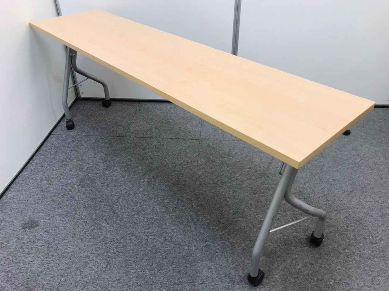 【8台入荷】サイドスタックテーブル｜W1800ｘD450｜おしゃれで明るい木目調！2～3名掛け
                        -
                                    中古
            