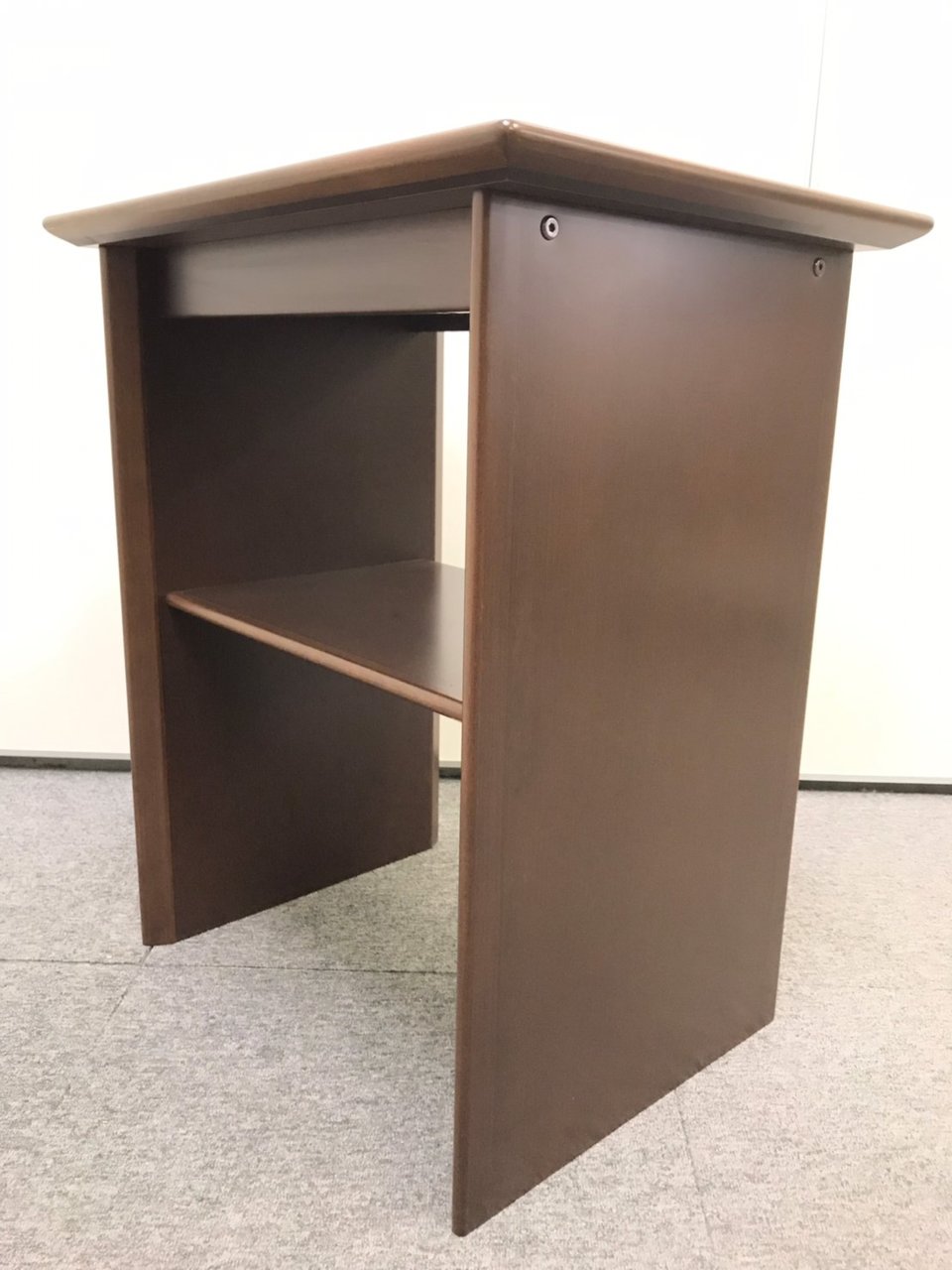 【レア】サイドテーブル｜コクヨ(kokuyo)｜応接用｜電話台等にもオススメ！
                        -
                                    中古
            