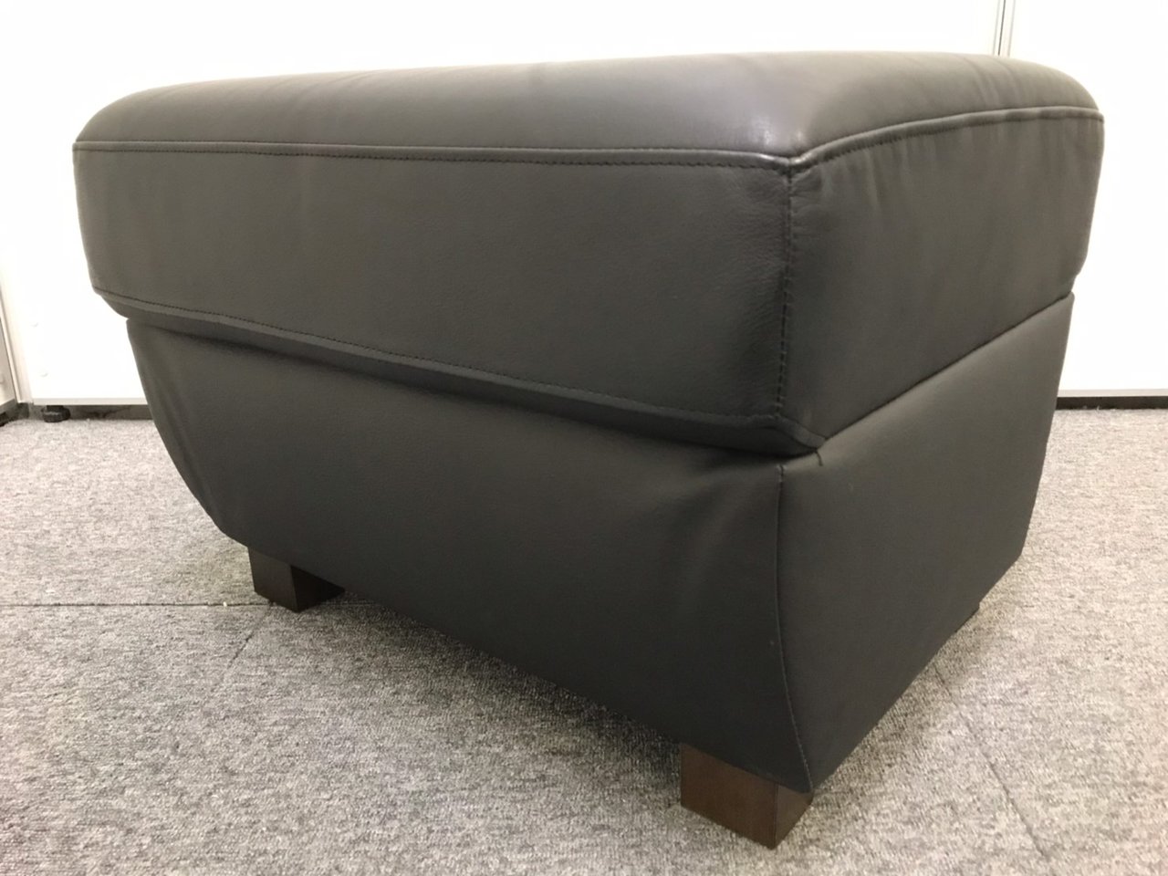 【レア】スツール｜コクヨ(kokuyo)製｜応接・エントランス等にいかがでしょうか！
                        -
                                    中古
            