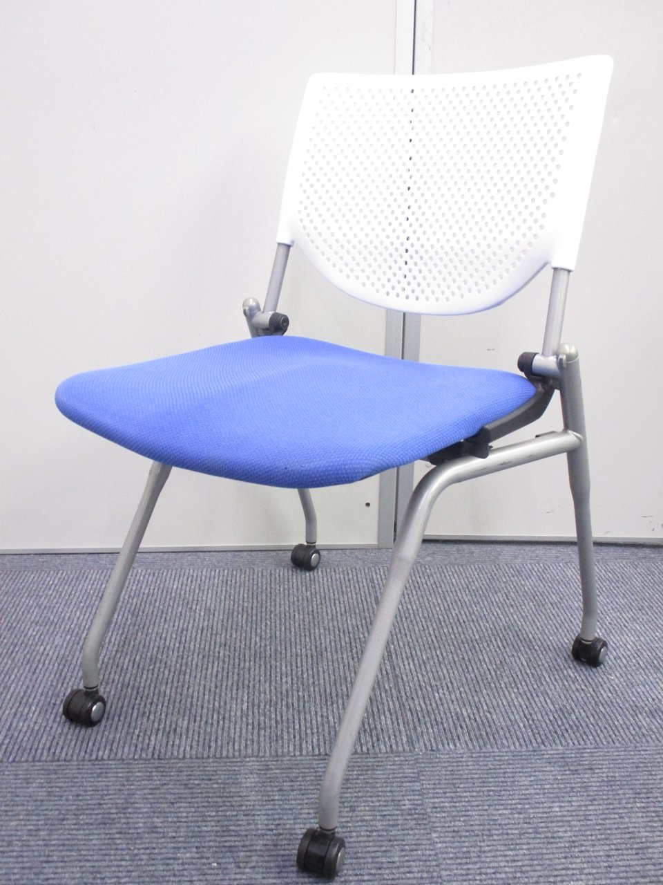 【KS】【人気会議用チェア！】背面ホワイトカラーのチェアが入荷いたしました！
                        プロスタック 
                                    中古
            