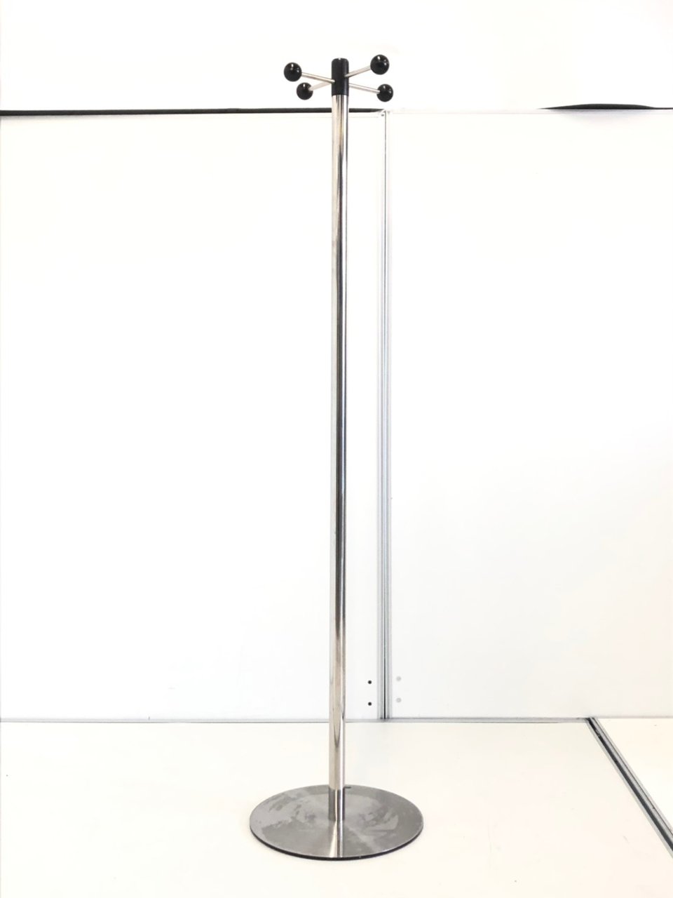 シンプルなパールハンガー！
安定感抜群です！
                        その他シリーズ
                                    中古
            