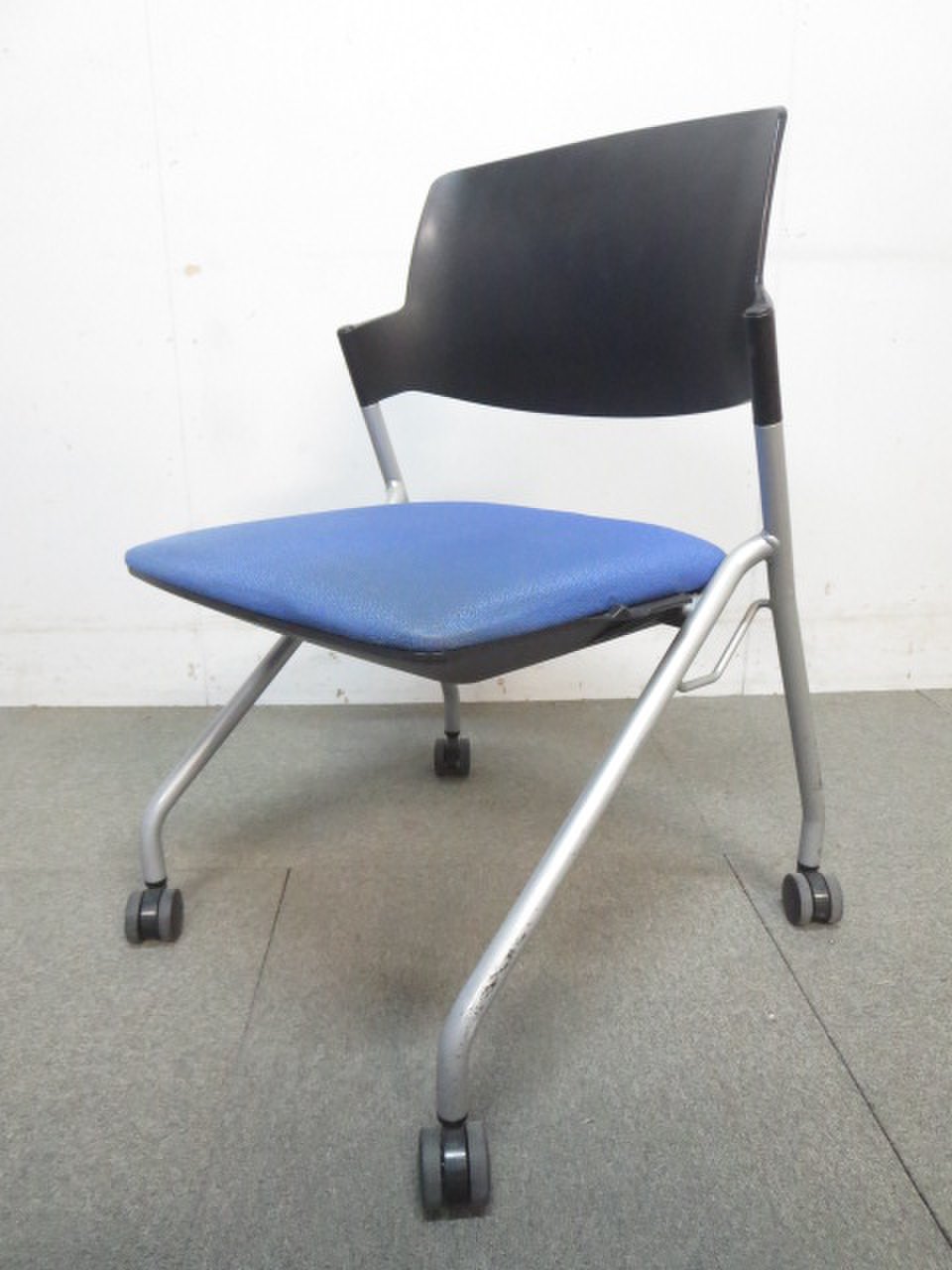 【コレはお買い得！】■プラス製　ネスティングチェア　■Tarto(タルト)シリーズ　ブルー【J】
                        Tarto
                                    中古
            