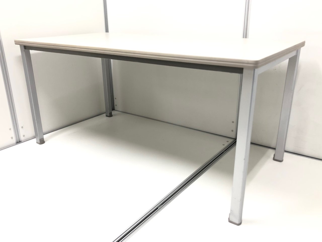 【幅1500ｍｍ】商談スペースに最適なミーティングテーブル！
                        その他シリーズ
                                    中古
            