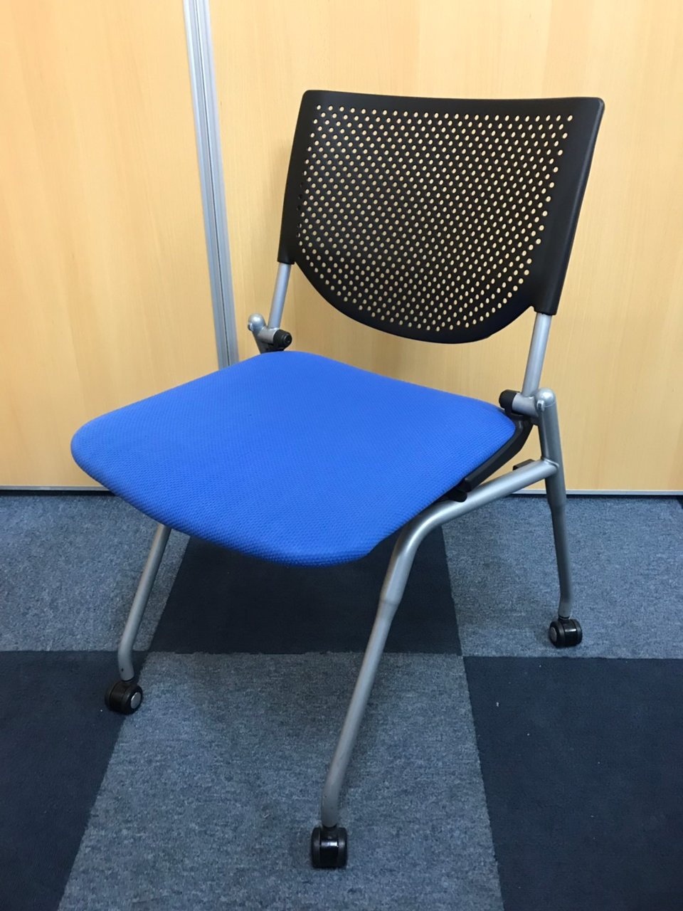 【状態難ありの為、価格を下げました】ミーティングスペースに是非！※商品詳細は新宿店まで！
                        プロスタック 
                                    中古
            