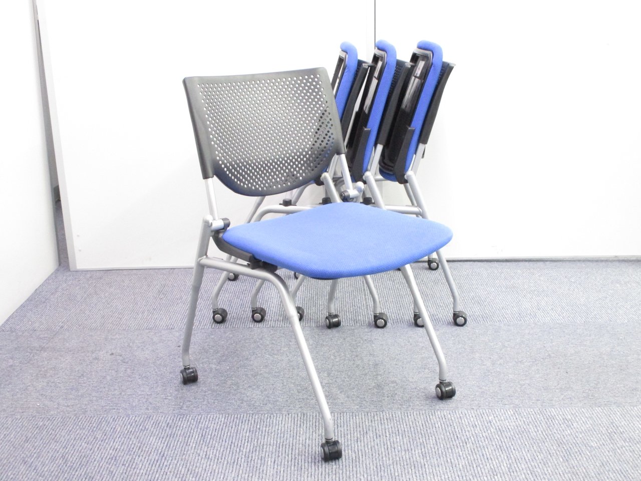 【KS】●【お得な4脚セット！】ミーティングルームやリフレッシュルーム用におすすめ！【12】
                        プロスタック 
                                    中古
            