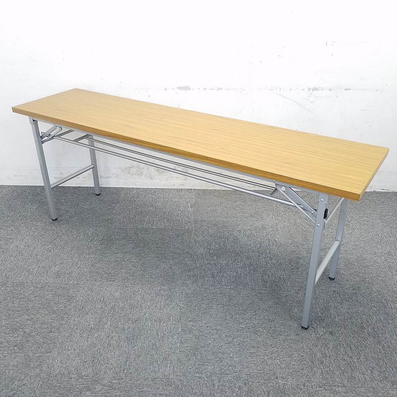 【24台入荷】コスパで選ぶならコレ☆脚が畳めますので非常に省スペースです☆中古　テーブル
                        その他シリーズ
                                    中古
            