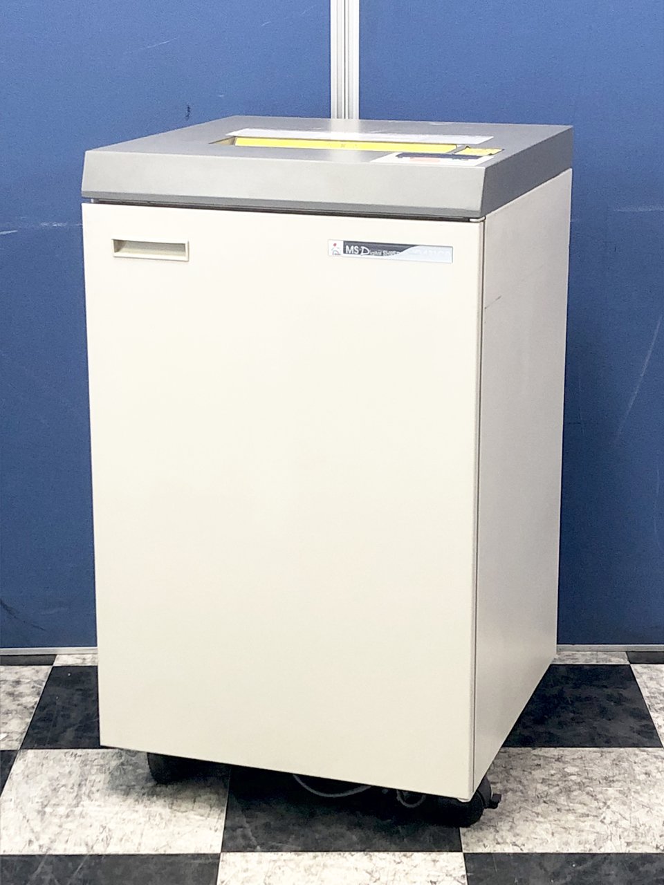 【高い裁断能力で個人、機密情報を守ります！】
人気の高いスパイラルカット裁断方式！
                        IDシリーズ 
                                    中古
            