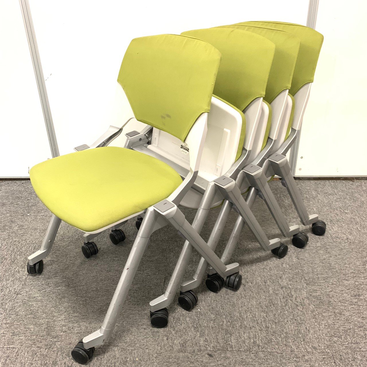 平行スタックが可能なネスティングチェア！限定４脚１セットのみ！【ウチダ製】
                        その他シリーズ
                                    中古
            