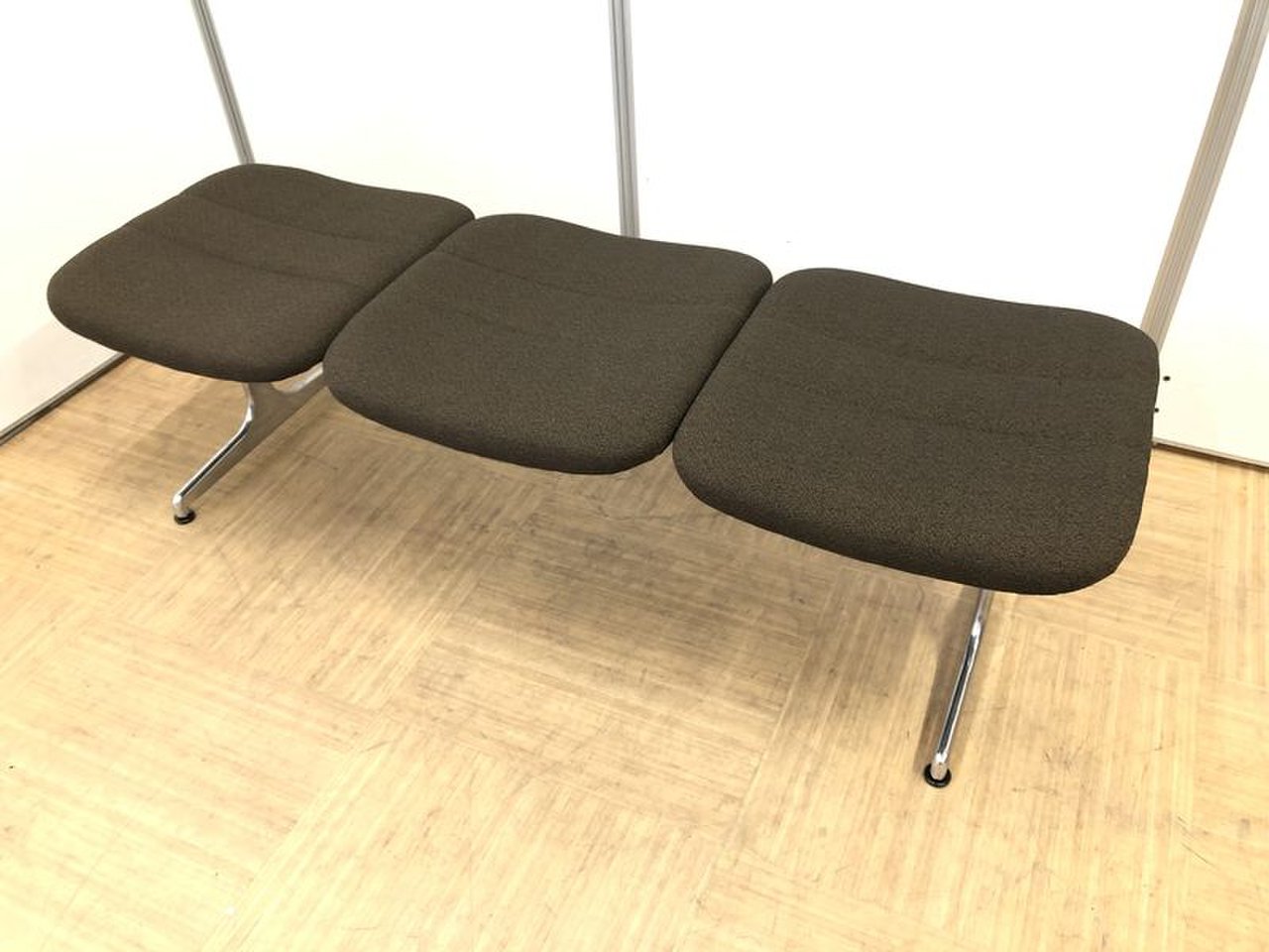【待合室スペースに是非】3人用ロビーベンチ【新品　カラーも選べます】
                        その他シリーズ
                                    新古品
            