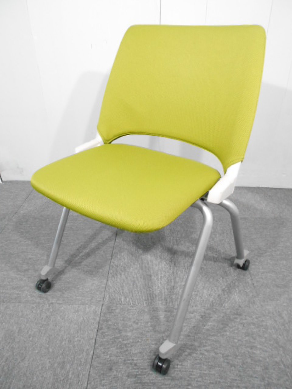 明るいライトグリーンカラーでオフィスにも優しい色合いです！！【関西倉庫在庫】
                        FM-350 
                                    中古
            