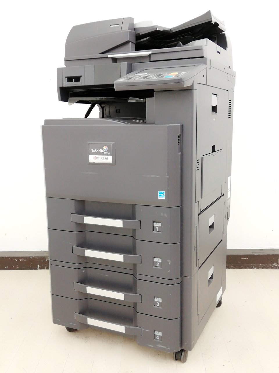 【ドラムにダイヤモンド素材使用！頑丈さピカイチ！】京セラ複合機2551ci【J】
                        TASKalfa
                                    中古
            
