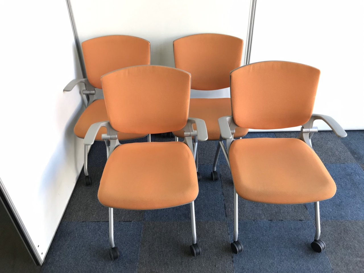 【4脚1セットのお得商品！】単品購入より10％お安くご購入できます【この時期の纏め買いに如何ですか！】
                        グラータ 
                                    中古
            