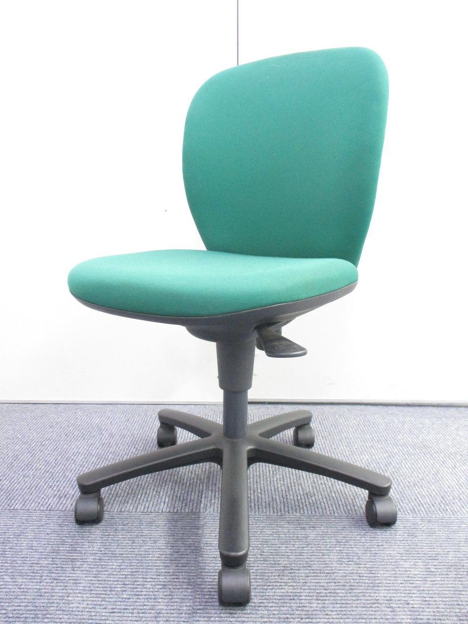 【KS】【安らぎのアースカラー】イトーキリエットチェア【グリーン】【Ｊ】
                        リエット 
                                    中古
            