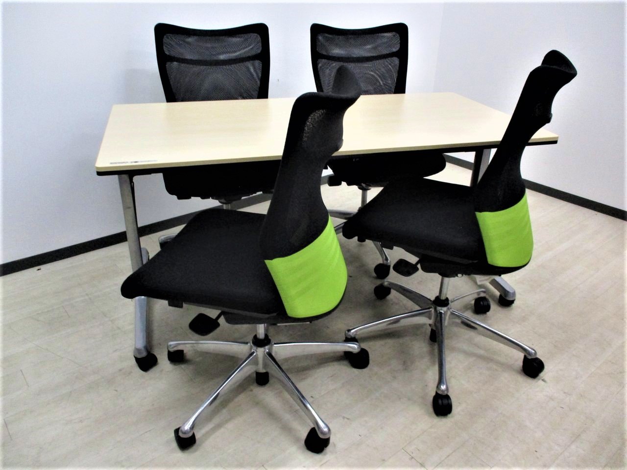 【便利なミーティングテーブル】御社の会議室を安らぎある空間にしませんか？
                        インターアクトPRO 
                                    中古
            