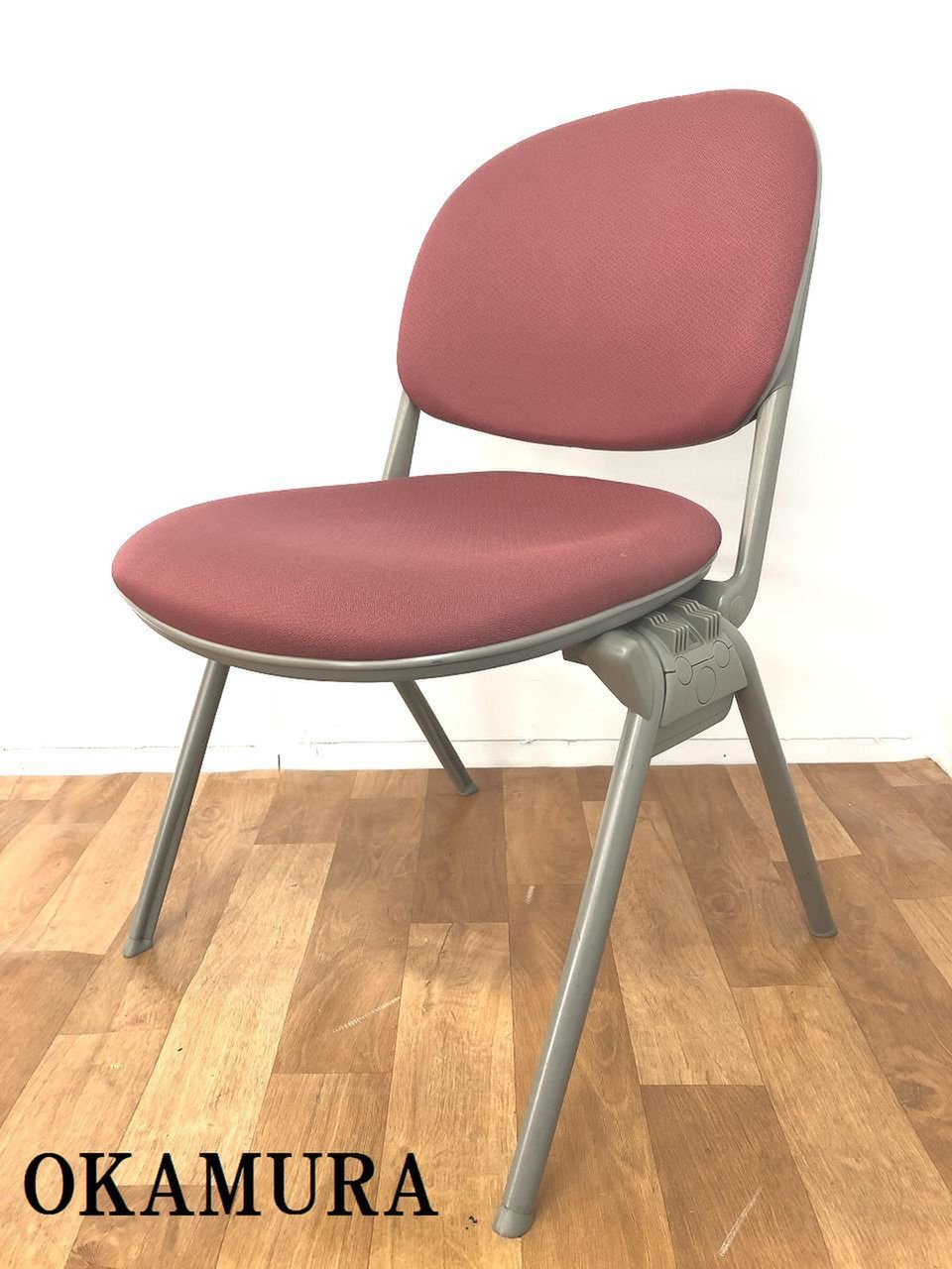 【長時間の打ち合わせもこちらのスタッキングチェアで快適です！！】
                        トーションライン 
                                    中古
            