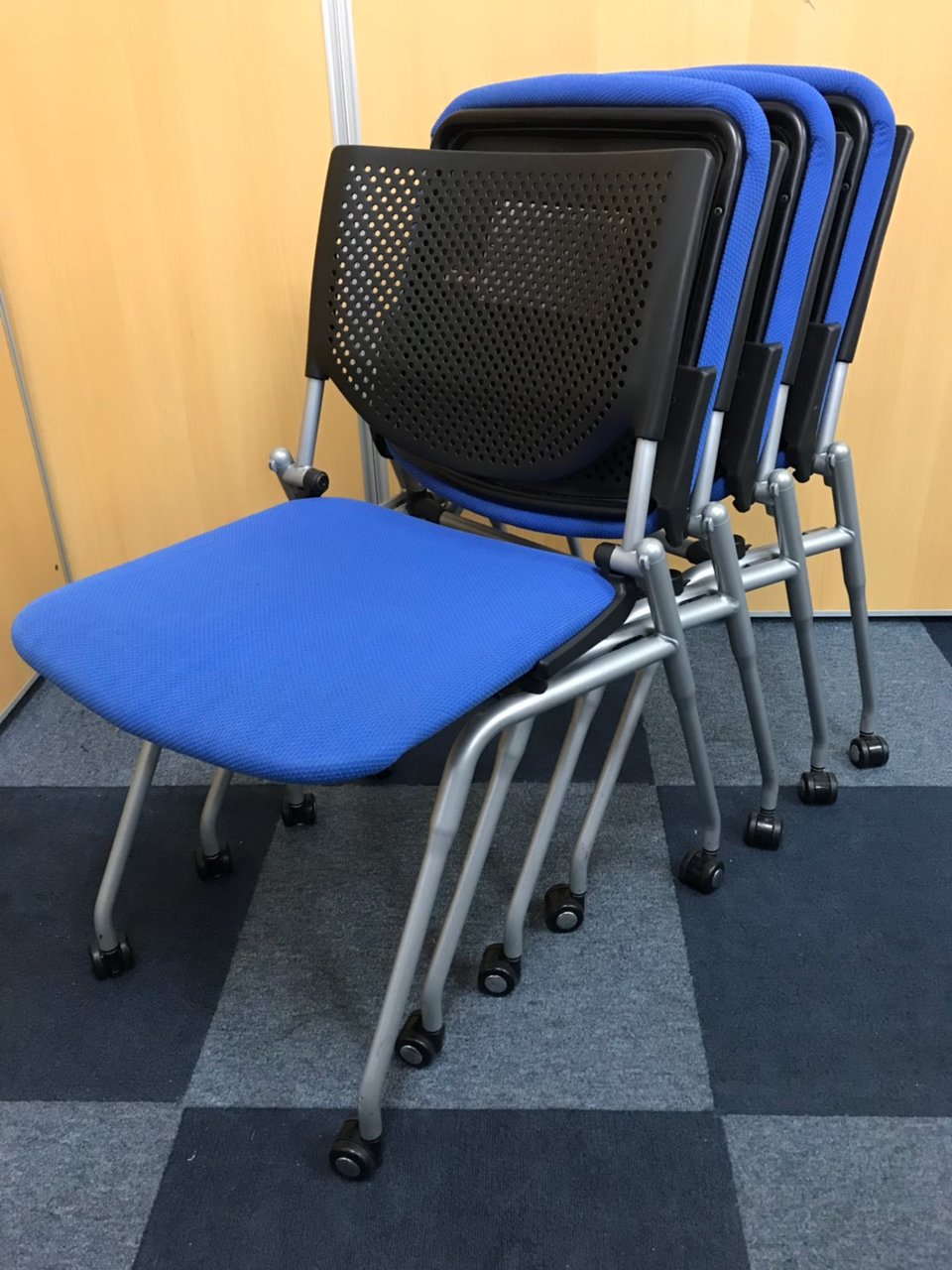 4脚セットでお買い得！定番スタッキングチェア♪【オカムラ製】【プロスタック】
                        プロスタック 
                                    中古
            