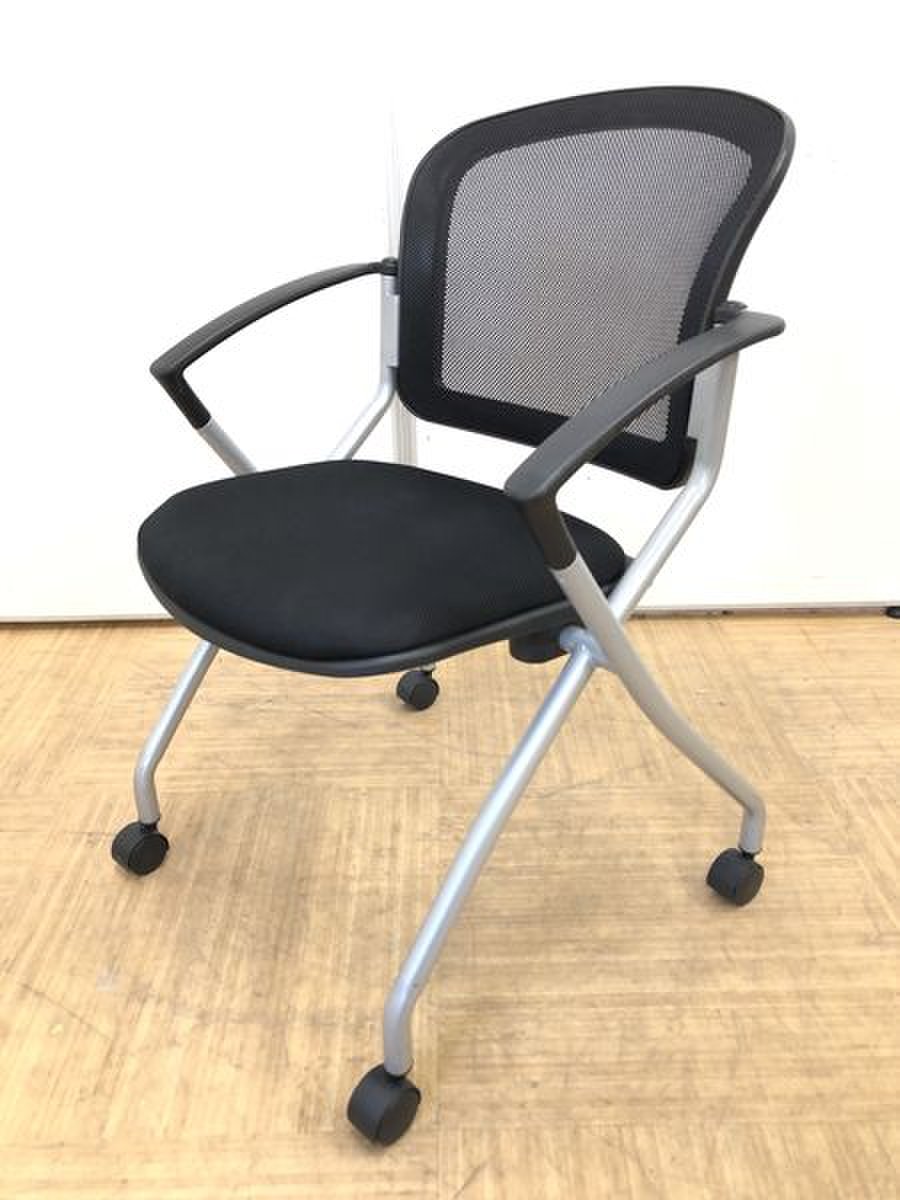 【通気性の高いメッシュタイプ】収納が簡単なネスティングチェア
                        AMC-F4 チェア 
                                    中古
            