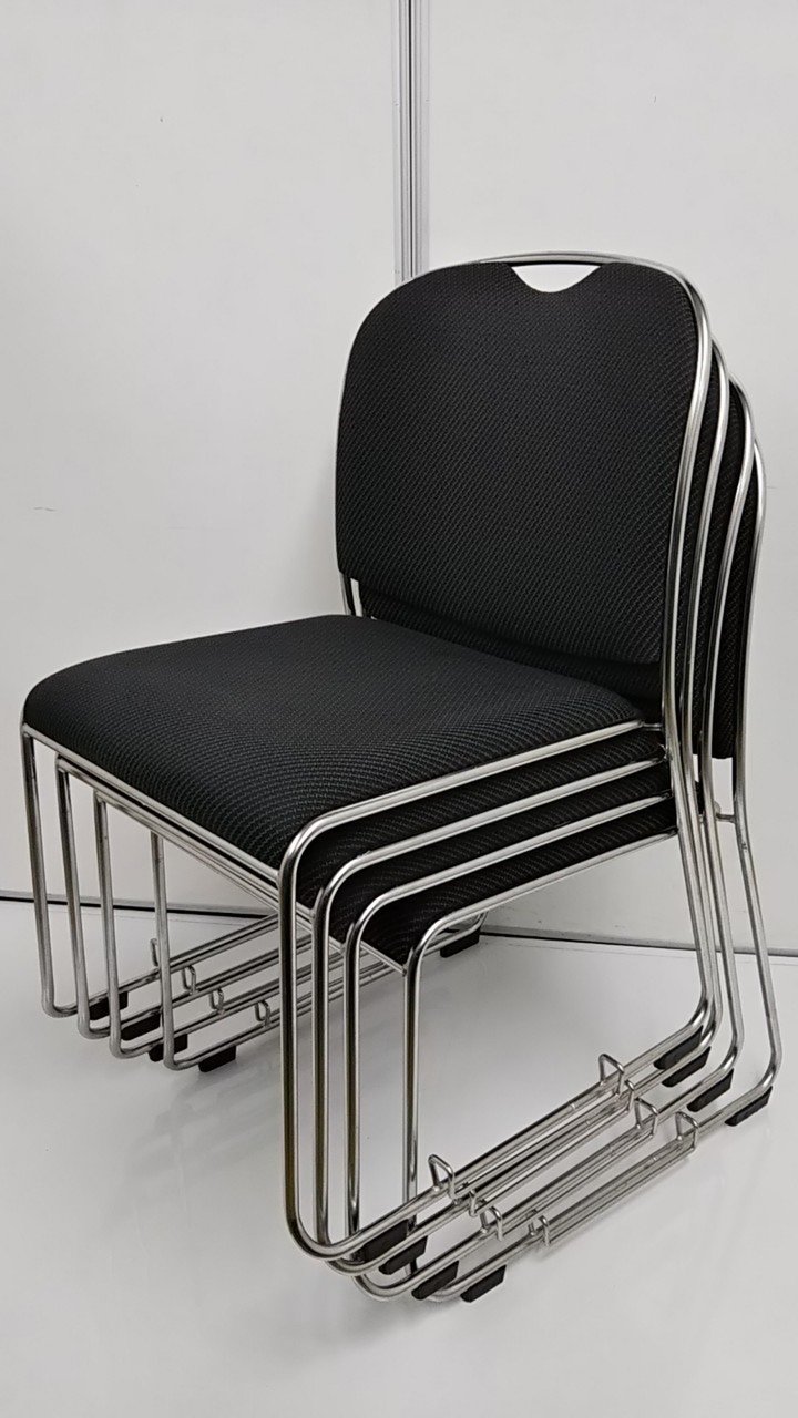 【持ち帰り可能】人気カラーのブラックグレーの積み重ね可能なチェアです！

                        その他シリーズ
                                    中古
            