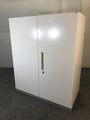 ◆限定1台◆~イナバ製両開き書庫~ホワイト色でオフィス内の清潔感UP!取っ手部分が広めなので取り出しやすさも◎