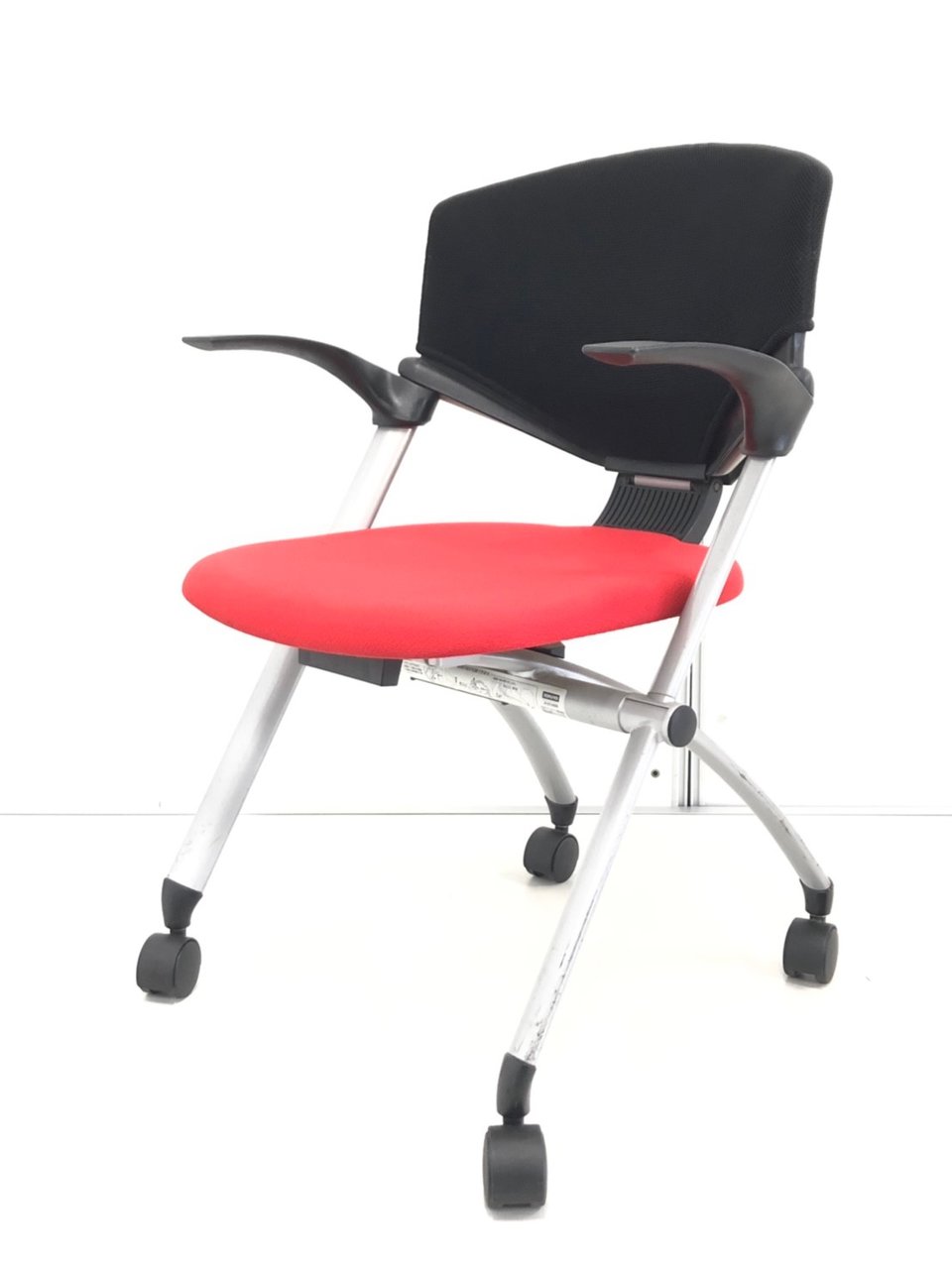 【珍しい肘付き仕様！】長時間の会議も快適に！？■お洒落なツートンカラー
                        コルサ 
                                    中古
            